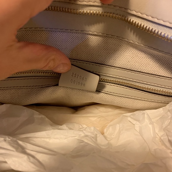 Authentic Gucci Guccissima Mayfair Off White Tote - Picture 8 of 9